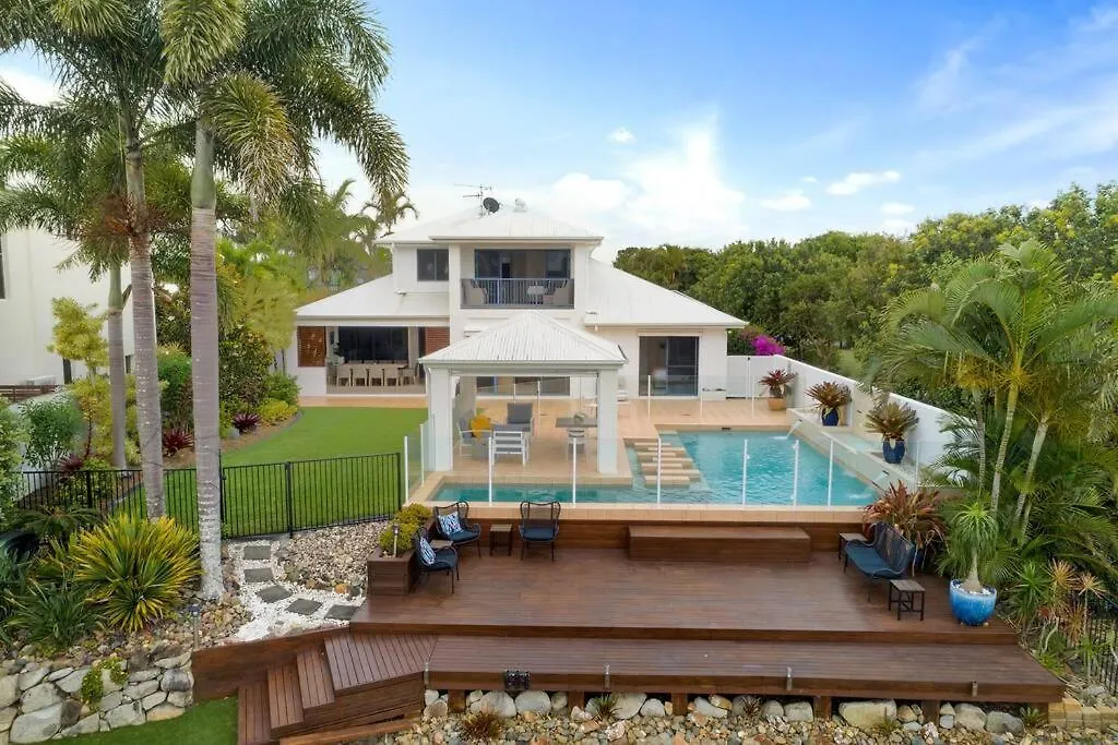 Holiday home Stunning Waterfront Coastal Retreat, Sleeps 13 Villa Twin Waters
