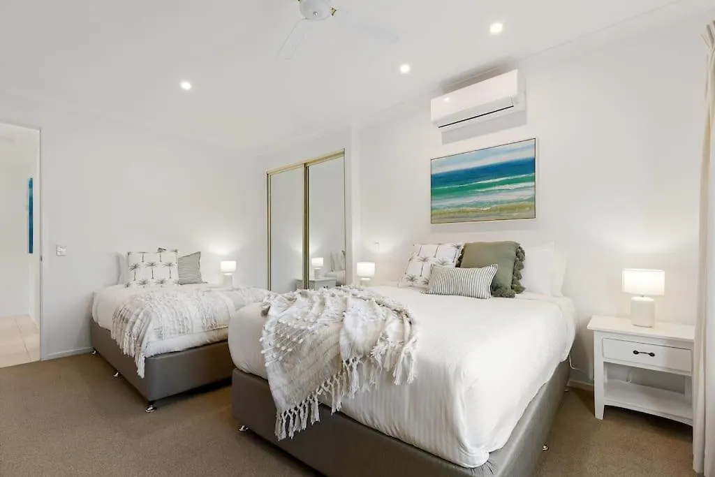 Stunning Waterfront Coastal Retreat, Sleeps 13 Villa Twin Waters Australia