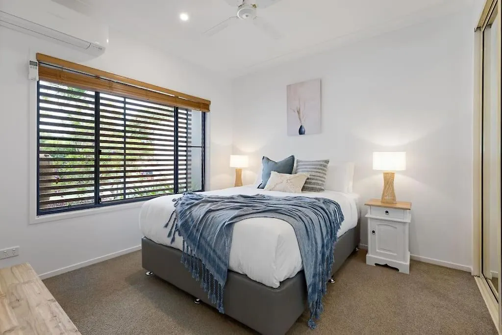 Holiday home Stunning Waterfront Coastal Retreat, Sleeps 13 Villa Twin Waters
