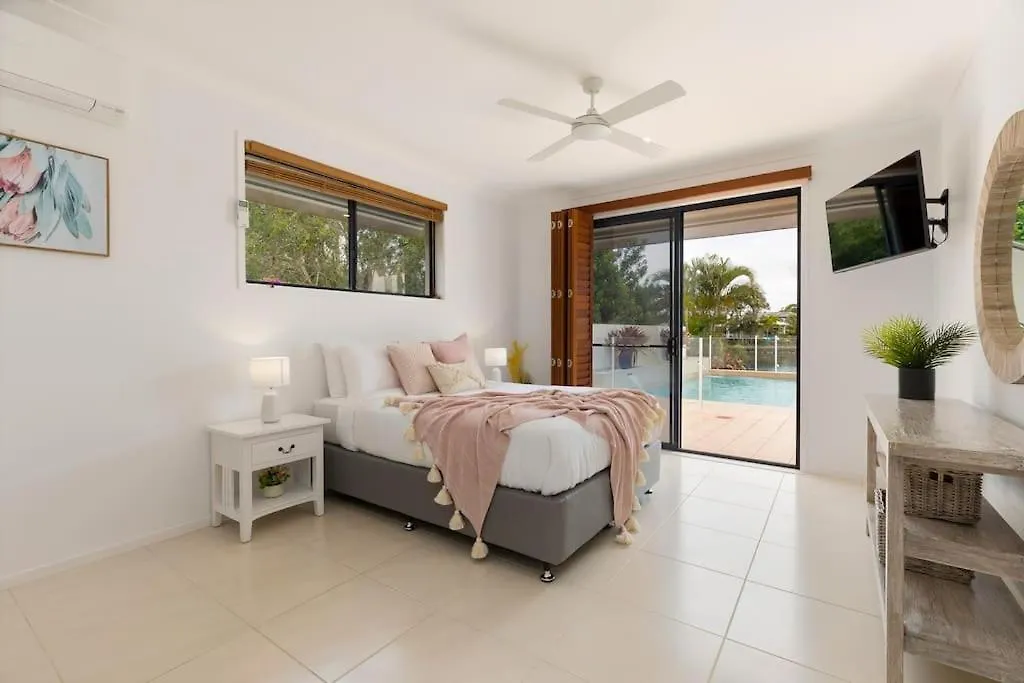 Stunning Waterfront Coastal Retreat, Sleeps 13 Villa Twin Waters Australia
