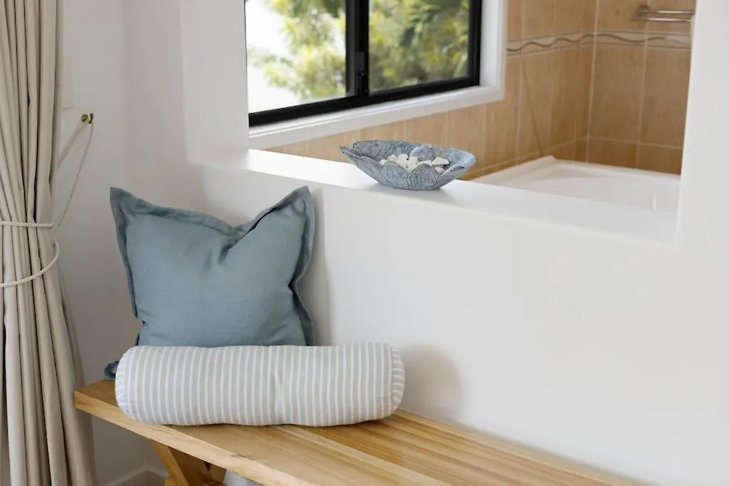 Holiday home Stunning Waterfront Coastal Retreat, Sleeps 13 Villa Twin Waters