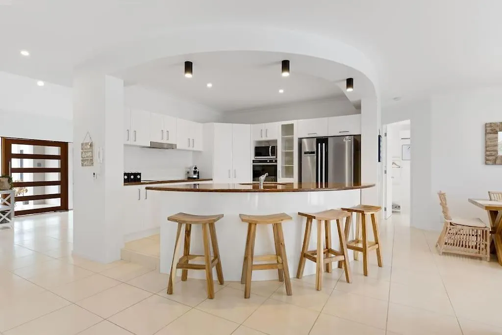 Stunning Waterfront Coastal Retreat, Sleeps 13 Villa Twin Waters