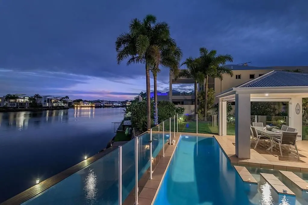 Stunning Waterfront Coastal Retreat, Sleeps 13 Villa Twin Waters Holiday home